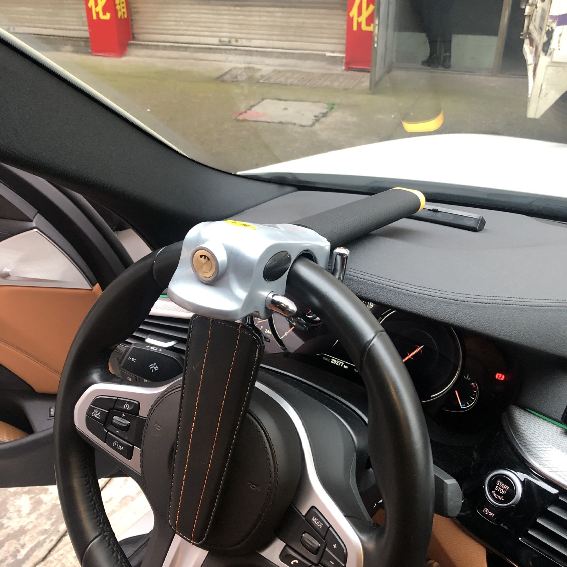 Car Steering Wheel Anti-Theft Lock - SpaceEleven
